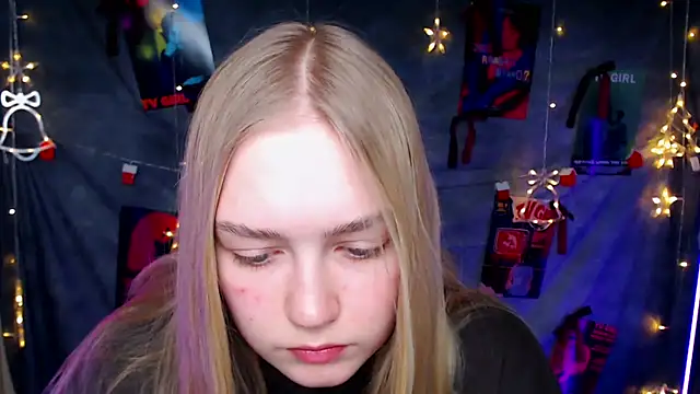 Snapshot of MademoiselleCl chatting on January 18, 2026, 1:14 pm MademoiselleCl online show from January 18, 2026, 1:14 pm