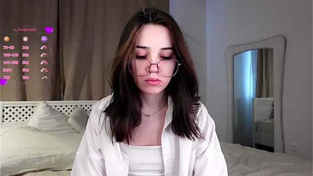 Snapshot of GillianDowdey chatting on February 26, 2025, 1:25 am GillianDowdey online show from February 26, 2025, 1:25 am