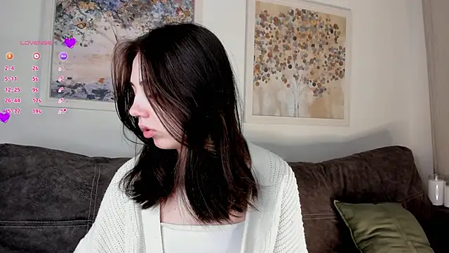 Snapshot of GillianDowdey chatting on February 27, 2025, 1:30 am GillianDowdey online show from February 27, 2025, 1:30 am