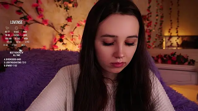 Snapshot of GillianDowdey chatting on December 17, 2025, 2:16 am GillianDowdey online show from December 17, 2025, 2:16 am