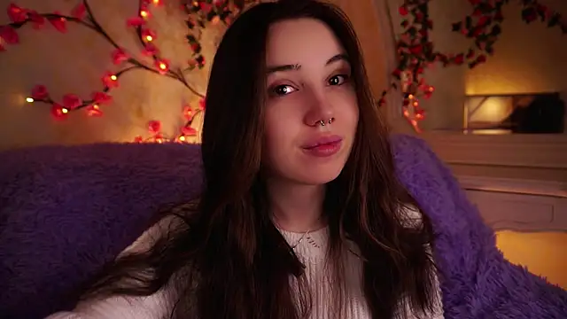 Snapshot of GillianDowdey chatting on December 5, 2025, 3:05 am GillianDowdey online show from December 5, 2025, 3:05 am