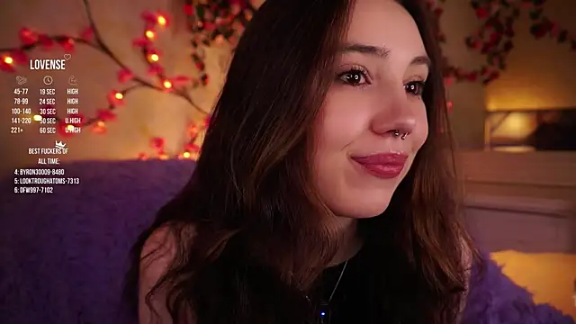 Snapshot of GillianDowdey chatting on December 4, 2025, 2:21 am GillianDowdey online show from December 4, 2025, 2:21 am