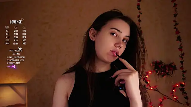 Snapshot of GillianDowdey chatting on November 16, 2025, 3:11 am GillianDowdey online show from November 16, 2025, 3:11 am