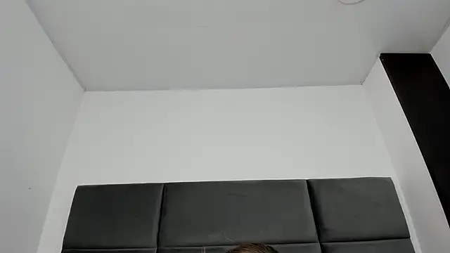 Lizz Luna online show from September 20, 2025, 2:33 pm