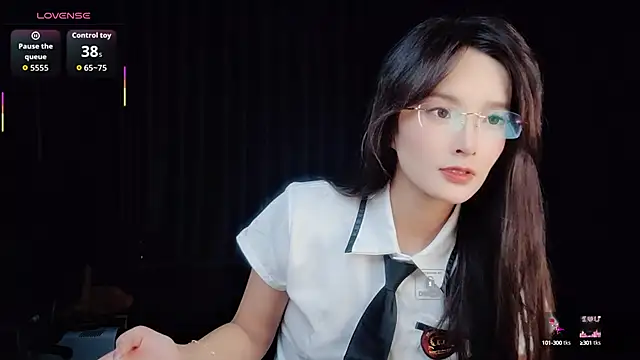 Youth3  online show from September 11, 2025, 4:07 pm