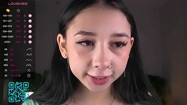 AislyEmbury online show from October 14, 2025, 5:52 am