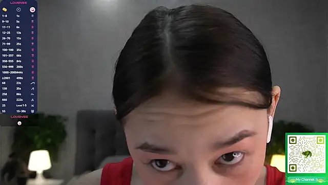 Snapshot of AislyEmbury chatting on February 11, 2026, 4:12 am AislyEmbury online show from February 11, 2026, 4:12 am