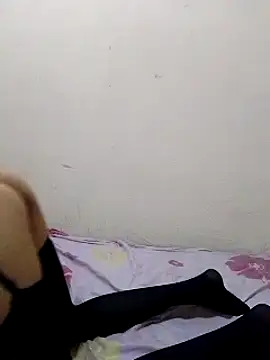 Snapshot of skinny_alby chatting on January 19, 2025, 1:10 am skinny alby online show from January 19, 2025, 1:10 am
