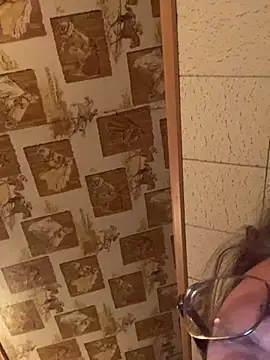 Snapshot of Tonybaloney1972 chatting on December 6, 2024, 1:35 am Tonybaloney1972 online show from December 6, 2024, 1:35 am