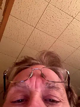 Snapshot of Tonybaloney1972 chatting on November 7, 2025, 3:05 pm Tonybaloney1972 online show from November 7, 2025, 3:05 pm