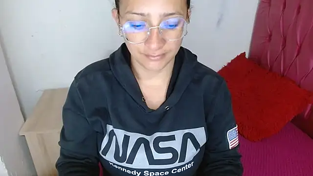 sarax ximena online show from November 26, 2025, 9:42 am