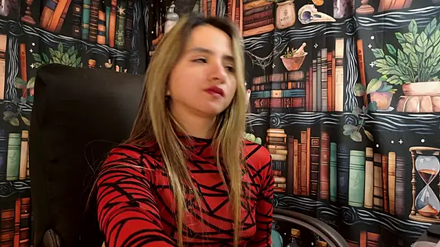 Snapshot of julietta___jackson chatting on February 14, 2025, 2:18 am julietta jackson online show from February 14, 2025, 2:18 am