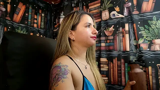 Snapshot of julietta___jackson chatting on February 20, 2025, 2:51 am julietta jackson online show from February 20, 2025, 2:51 am
