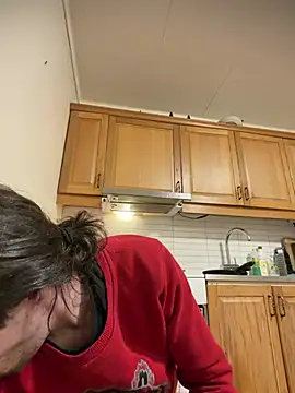 wolfwhite95 online show from April 17, 2026, 10:45 pm