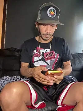 Snapshot of Chico_Bellaco chatting on May 3, 2026, 3:26 pm Chico Bellaco online show from May 3, 2026, 3:26 pm