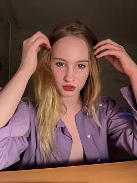 Snapshot of saint_cat25 chatting on November 5, 2025, 6:00 pm saint cat25 online show from November 5, 2025, 6:00 pm