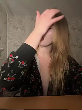 Snapshot of saint_cat25 chatting on November 15, 2025, 5:28 pm saint cat25 online show from November 15, 2025, 5:28 pm