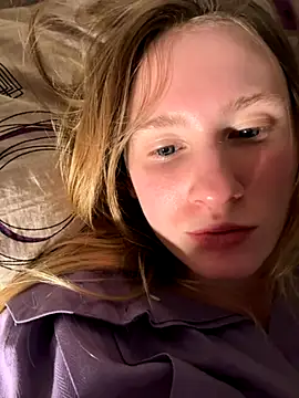 Snapshot of saint_cat25 chatting on October 31, 2025, 10:38 pm saint cat25 online show from October 31, 2025, 10:38 pm