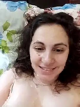 ShelaDiass online show from February 12, 2026, 4:56 am