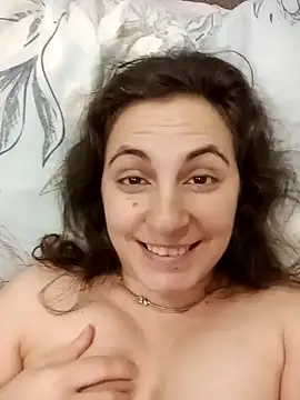 Snapshot of ShelaDiass chatting on December 19, 2025, 4:09 pm ShelaDiass online show from December 19, 2025, 4:09 pm