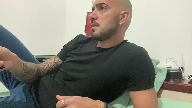 Snapshot of alessandromori91 chatting on September 26, 2025, 9:21 pm alessandromori91 online show from September 26, 2025, 9:21 pm