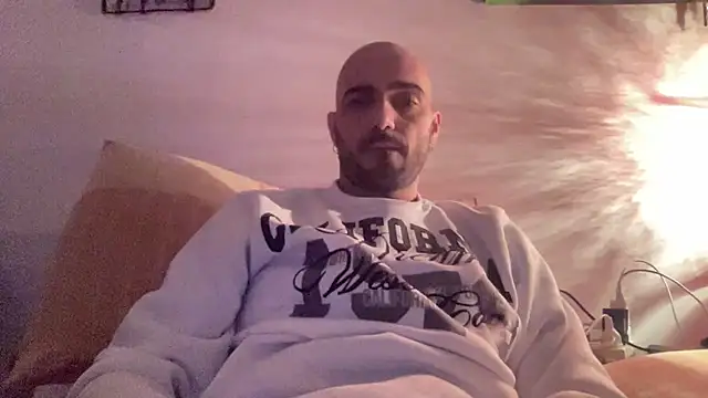 Snapshot of alessandromori91 chatting on February 22, 2026, 10:11 pm alessandromori91 online show from February 22, 2026, 10:11 pm