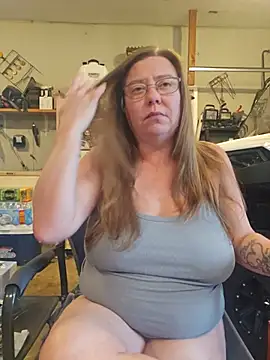 Snapshot of MsShelby40 chatting on July 25, 2026, 10:16 pm MsShelby40 online show from July 25, 2026, 10:16 pm
