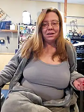 MsShelby40 online show from January 11, 2025, 5:40 pm