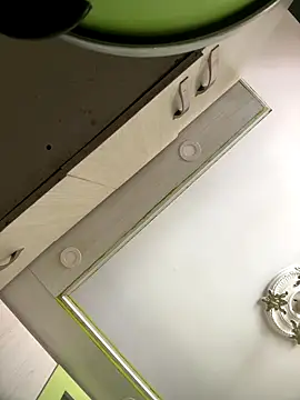 MollySanders    online show from September 14, 2025, 9:37 pm