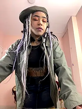 Violetta Suky online show from October 17, 2025, 12:51 pm