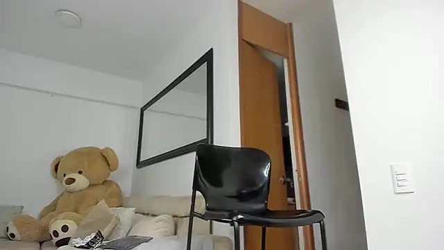 Snapshot of smit_hot_sr chatting on January 18, 2026, 5:44 am smit hot sr online show from January 18, 2026, 5:44 am