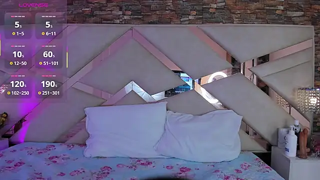 Snapshot of sophie_pariss chatting on November 23, 2025, 3:27 am sophie pariss online show from November 23, 2025, 3:27 am