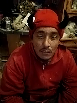 Snapshot of wilsons12 chatting on November 18, 2025, 3:32 am wilsons12 online show from November 18, 2025, 3:32 am