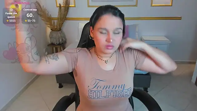 lia sexx19 online show from November 23, 2025, 2:32 am