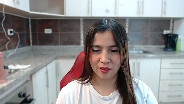 Snapshot of Heidy_Wells chatting on November 18, 2025, 11:57 am Heidy Wells online show from November 18, 2025, 11:57 am