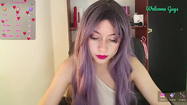 Snapshot of Celeste_Ford_18 chatting on October 19, 2025, 9:17 pm Celeste Ford 18 online show from October 19, 2025, 9:17 pm