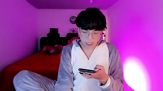 AnggelONfiree online show from November 20, 2025, 3:40 am