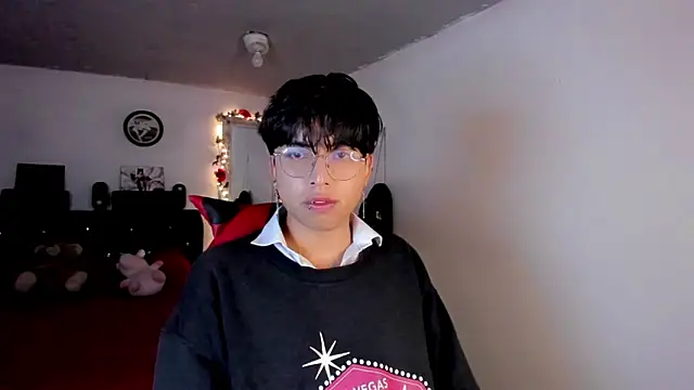 AnggelONfiree online show from February 3, 2026, 2:53 am