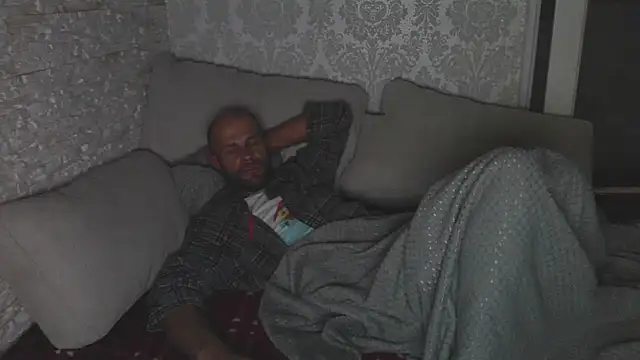 Snapshot of Zbochunec chatting on September 17, 2025, 10:01 pm Zbochunec online show from September 17, 2025, 10:01 pm