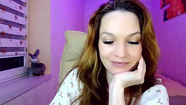 Snapshot of impossibleluna chatting on May 19, 2026, 7:54 pm impossibleluna online show from May 19, 2026, 7:54 pm