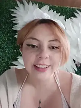 Snapshot of madelaine- chatting on May 8, 2026, 7:50 pm madelaine- online show from May 8, 2026, 7:50 pm