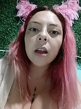 Snapshot of madelaine- chatting on July 10, 2026, 6:30 pm madelaine- online show from July 10, 2026, 6:30 pm