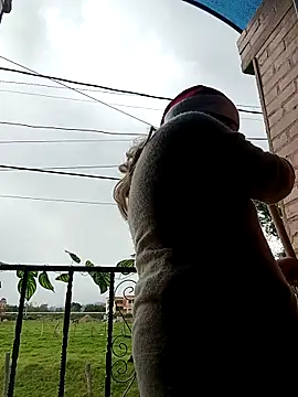 madelaine- online show from December 5, 2025, 7:55 pm