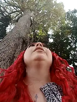 Snapshot of madelaine- chatting on February 1, 2025, 7:55 pm madelaine- online show from February 1, 2025, 7:55 pm