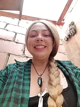 Snapshot of madelaine- chatting on May 29, 2026, 4:24 pm madelaine- online show from May 29, 2026, 4:24 pm