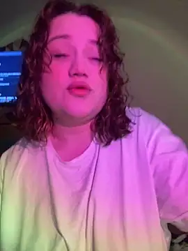 Snapshot of DaisyBooom chatting on February 19, 2025, 7:05 pm DaisyBooom online show from February 19, 2025, 7:05 pm