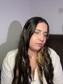 valentina jonnes1 online show from March 27, 2026, 2:09 am