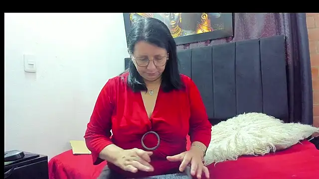 Evaaross 2345 online show from September 19, 2025, 1:37 pm