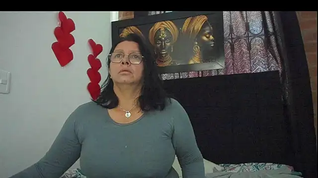 Evaaross 2345 online show from March 20, 2025, 9:24 pm