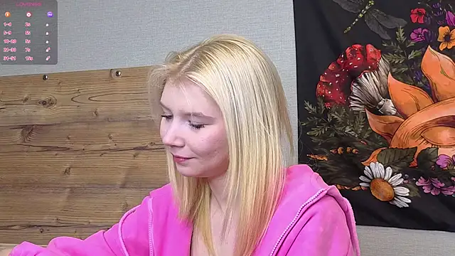 Snapshot of DaisyElmers chatting on October 1, 2025, 3:44 am DaisyElmers online show from October 1, 2025, 3:44 am